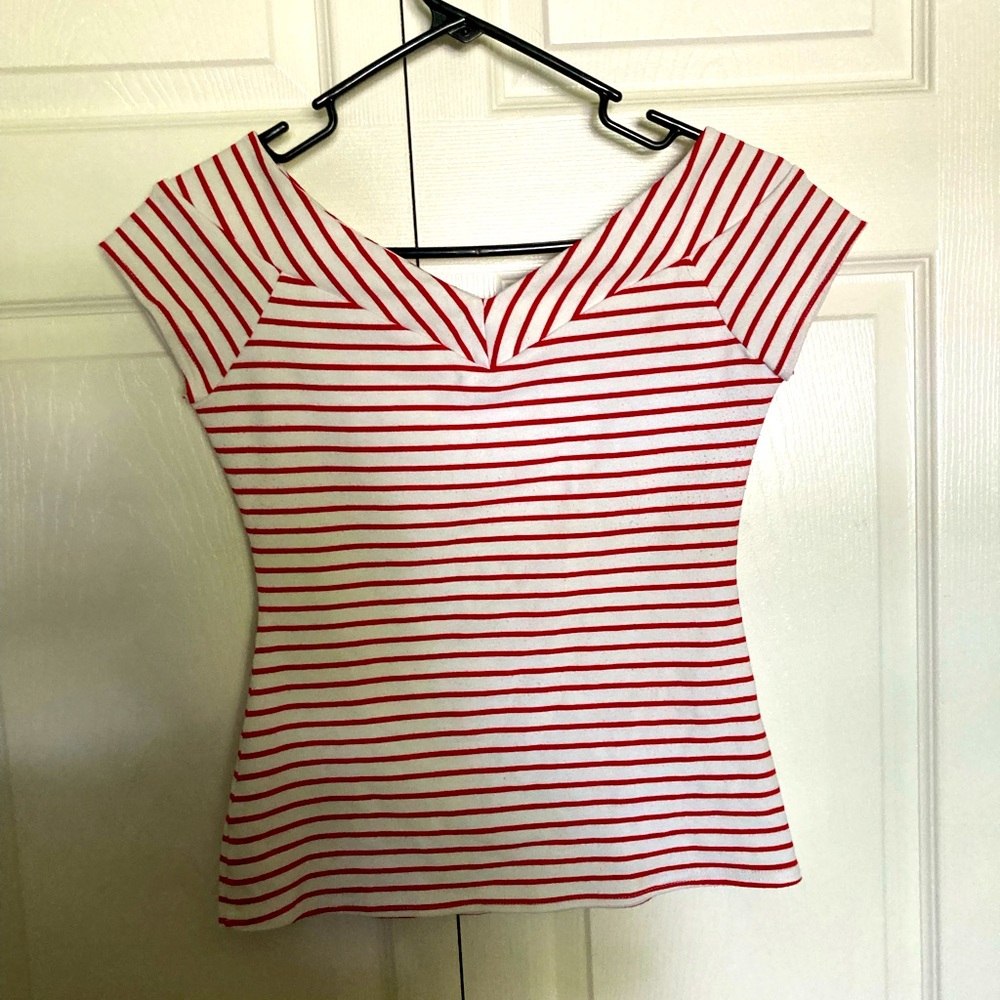 Unique vintage red and white striped top